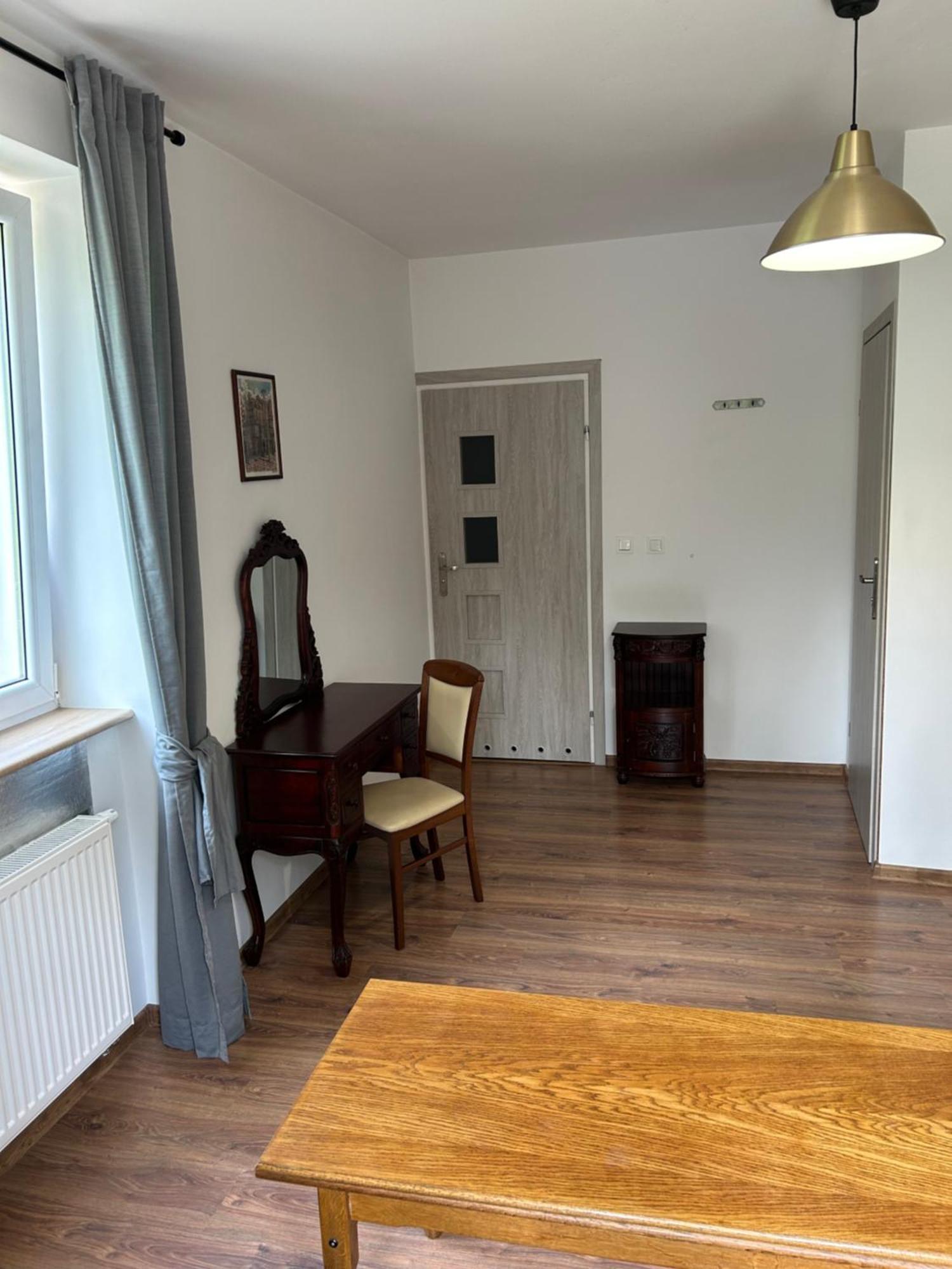 Dworska Apartamento Józefów Exterior foto