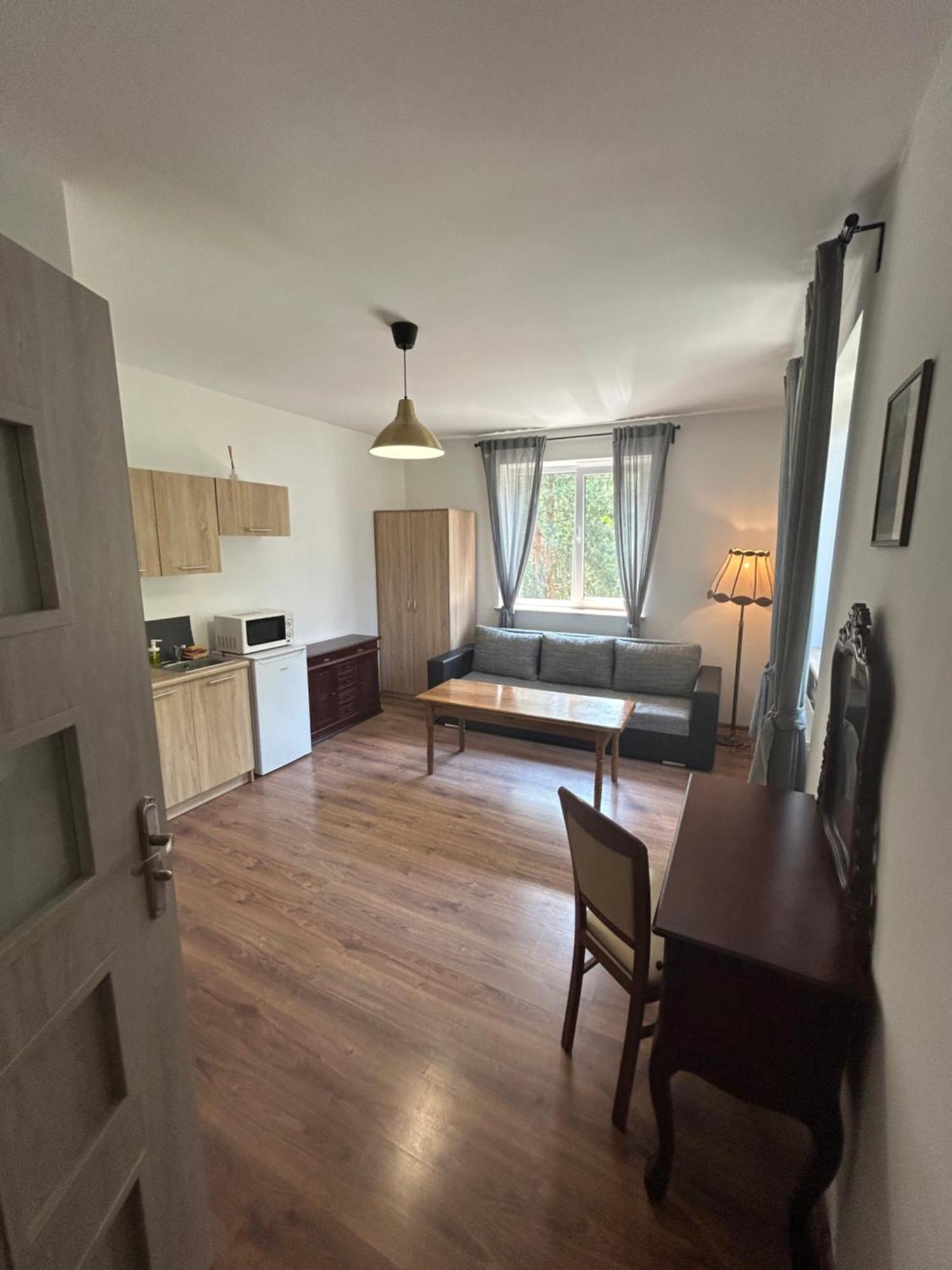 Dworska Apartamento Józefów Exterior foto